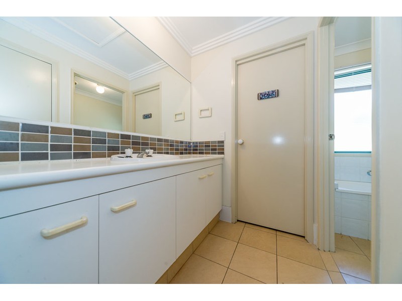 8 Lakewood Court, Parkwood QLD 4214