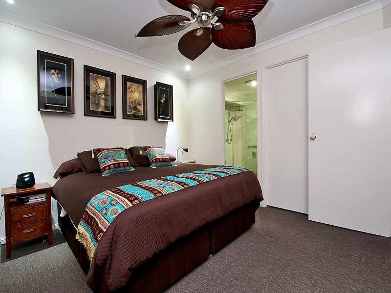 17 Maidstone Place, Parkwood QLD 4214