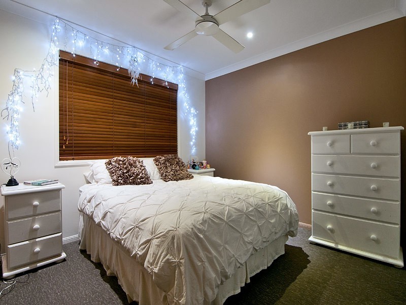 17 Maidstone Place, Parkwood QLD 4214