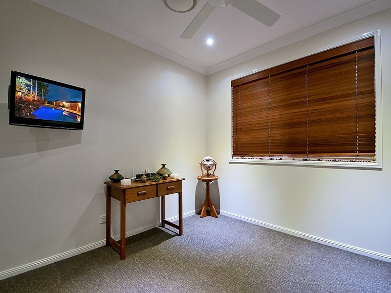 17 Maidstone Place, Parkwood QLD 4214