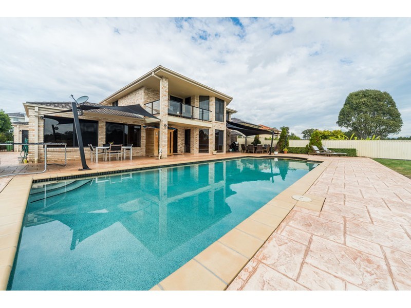 16 Tanzen Drive, Arundel QLD 4214