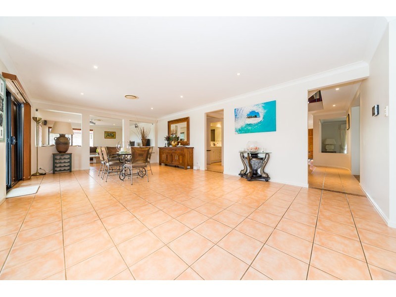 16 Tanzen Drive, Arundel QLD 4214