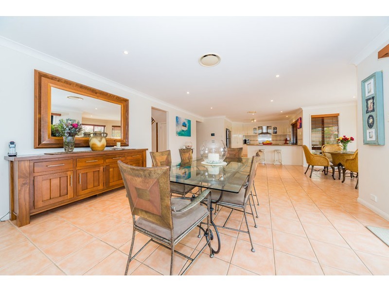 16 Tanzen Drive, Arundel QLD 4214