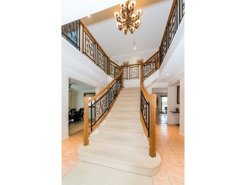 16 Tanzen Drive, Arundel QLD 4214