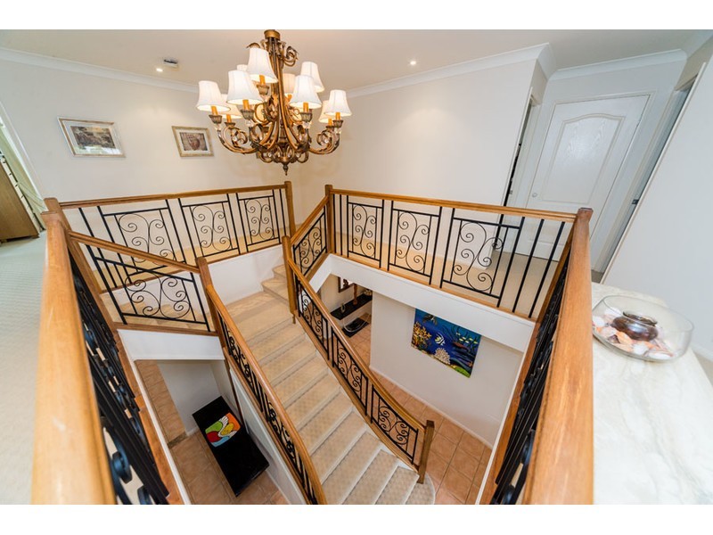 16 Tanzen Drive, Arundel QLD 4214