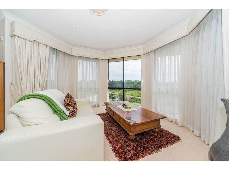 16 Tanzen Drive, Arundel QLD 4214