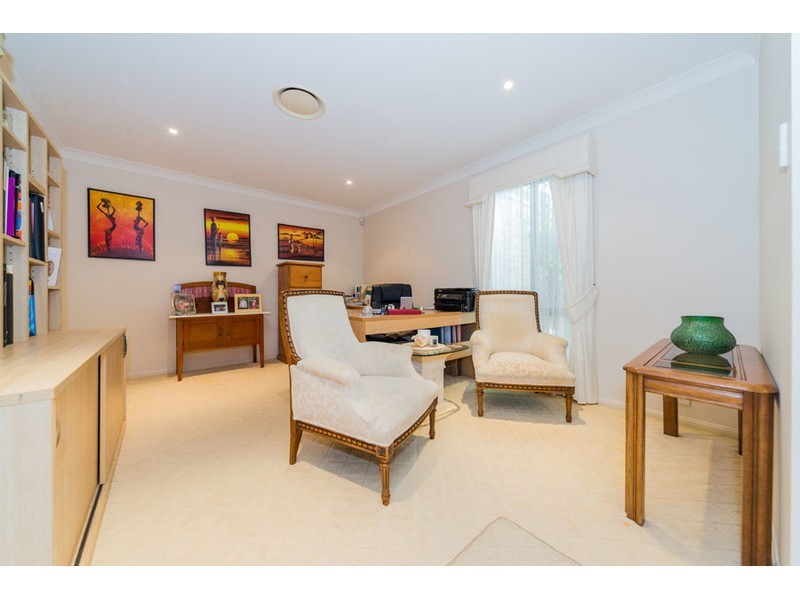 16 Tanzen Drive, Arundel QLD 4214