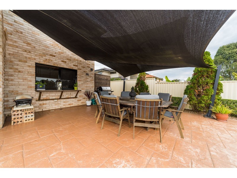 16 Tanzen Drive, Arundel QLD 4214