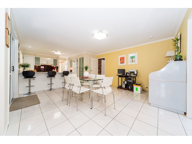 8 Devlin Street, Parkwood QLD 4214