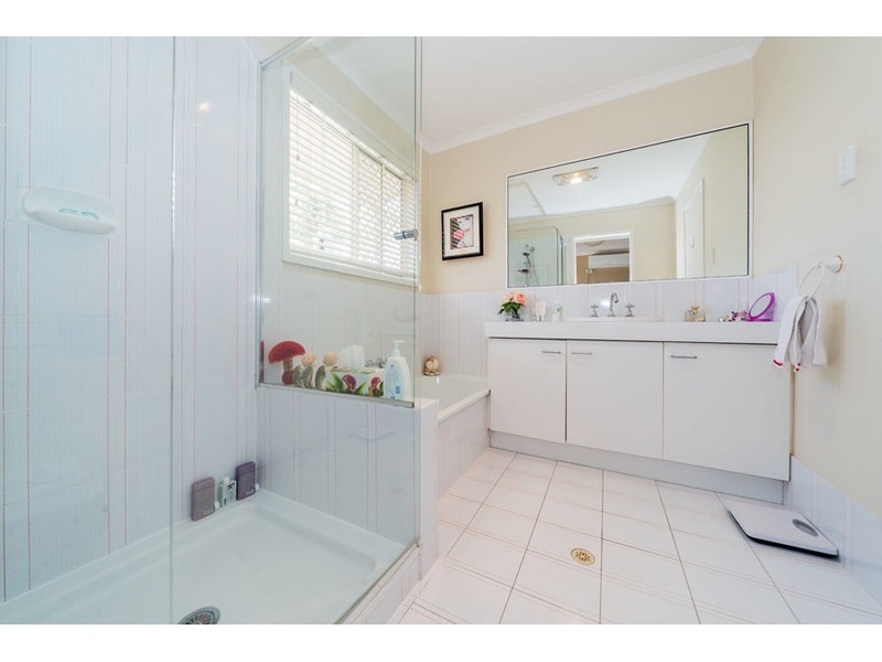 8 Devlin Street, Parkwood QLD 4214