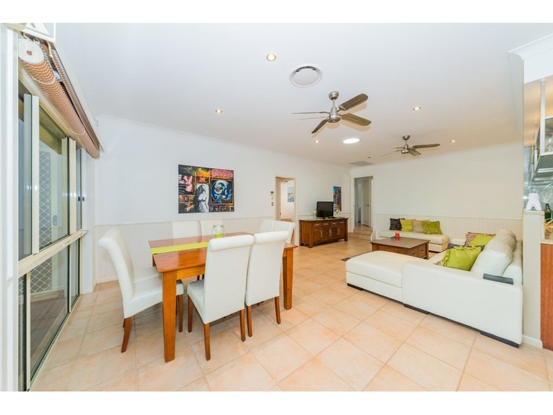 34 Ben Hogan Crescent, Parkwood QLD 4214