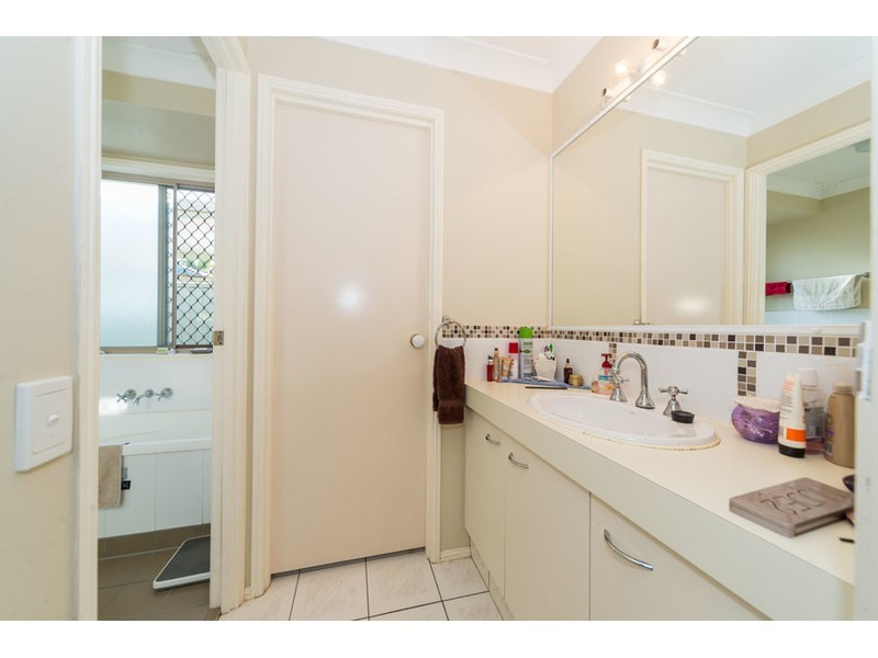 6 Inverness Way, Parkwood QLD 4214