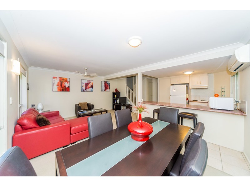 13/127 Greenacre Drive, Parkwood QLD 4214