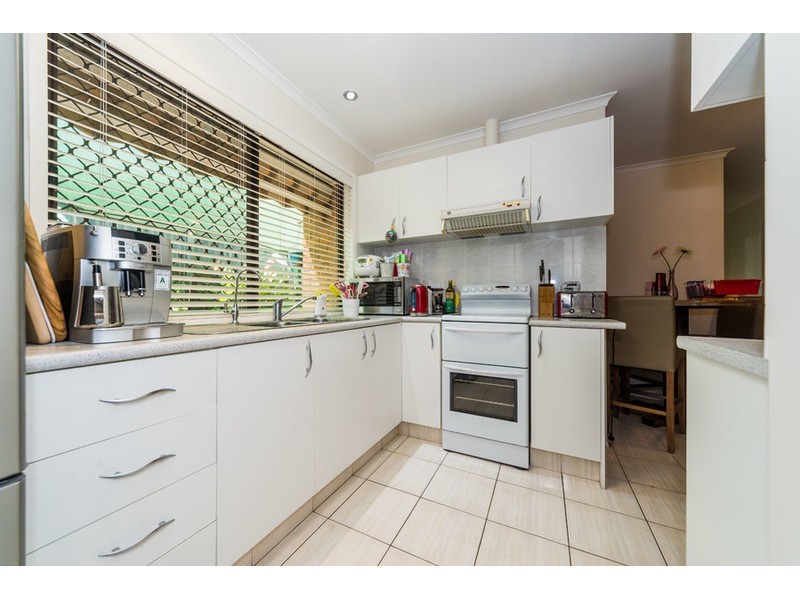 2/7 Jean Street, Labrador QLD 4215