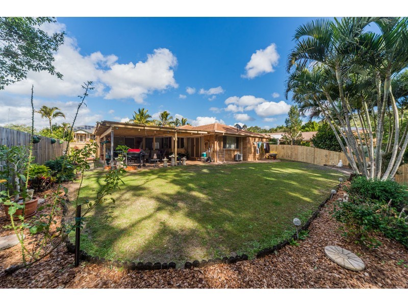 16 Rebbechi Court, Parkwood QLD 4214