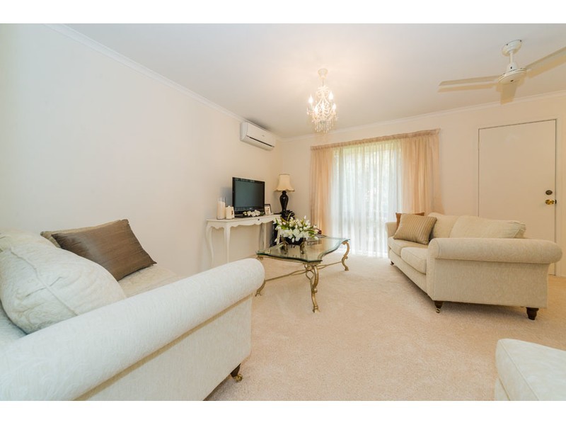 17/31-35 St Kevins Avenue, Benowa QLD 4217