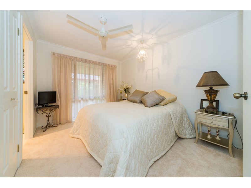 17/31-35 St Kevins Avenue, Benowa QLD 4217