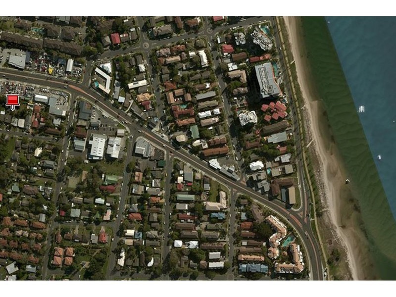 4 Government Road, Labrador QLD 4215