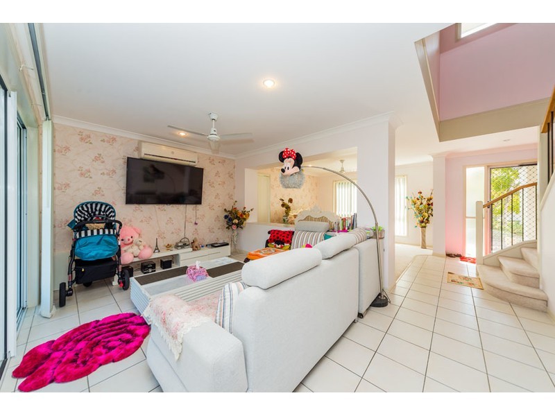 44 Golden Bear Drive, Arundel QLD 4214