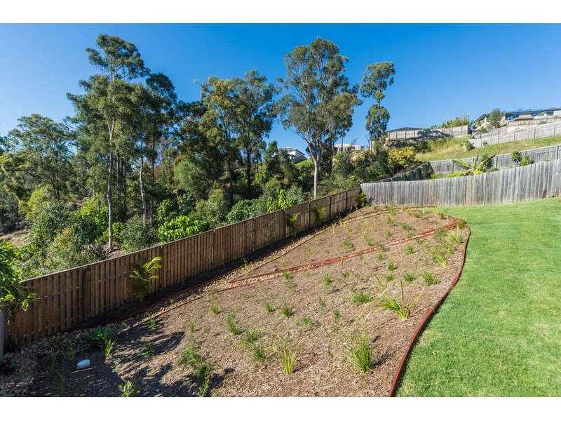 11 Diamantina Circuit, Pacific Pines QLD 4211