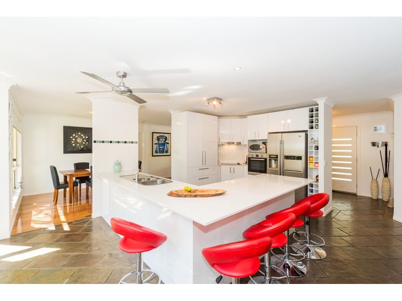 131 Castle Hill Drive North, Gaven QLD 4211