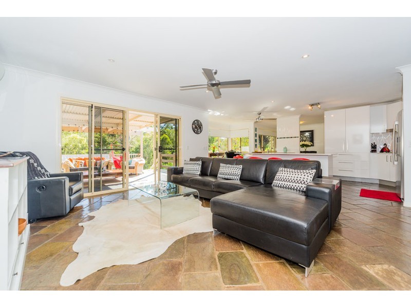 131 Castle Hill Drive North, Gaven QLD 4211