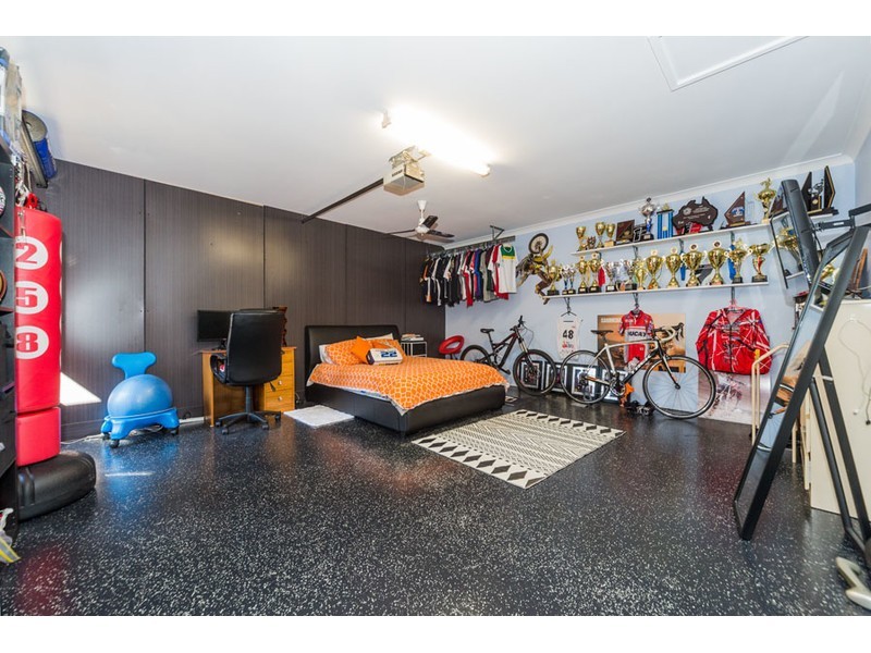 131 Castle Hill Drive North, Gaven QLD 4211