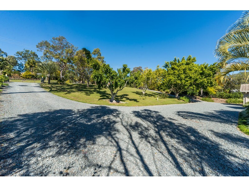131 Castle Hill Drive North, Gaven QLD 4211