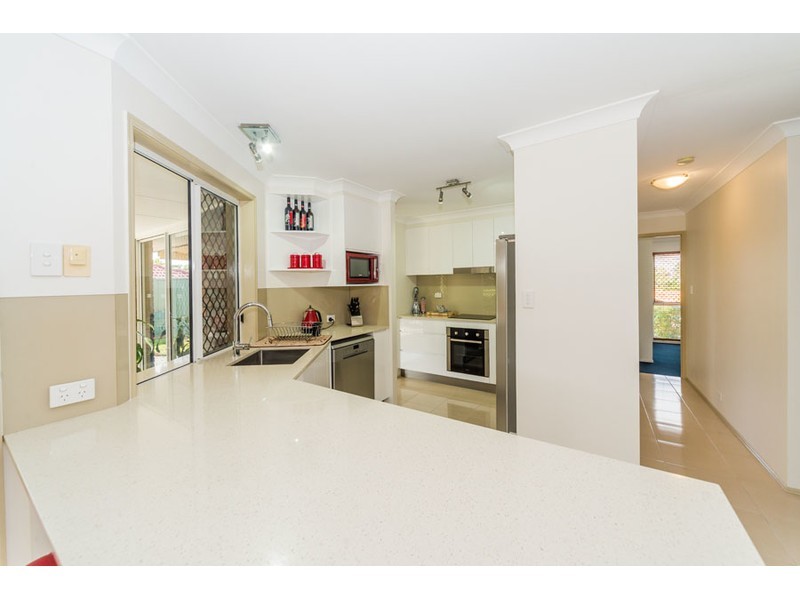 14 Melbourne Road, Arundel QLD 4214