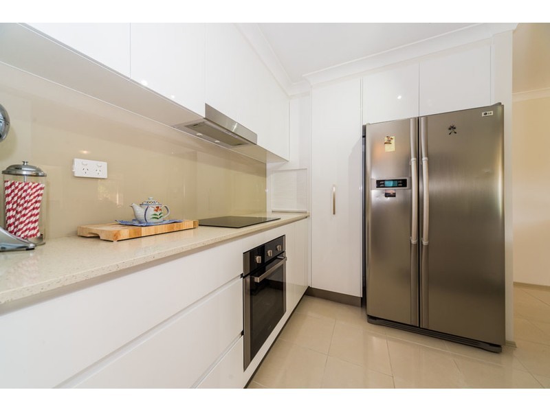 14 Melbourne Road, Arundel QLD 4214