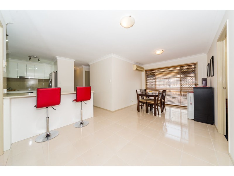 14 Melbourne Road, Arundel QLD 4214