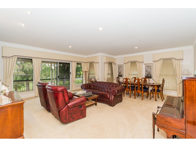 44 Ben Hogan Crescent, Parkwood QLD 4214