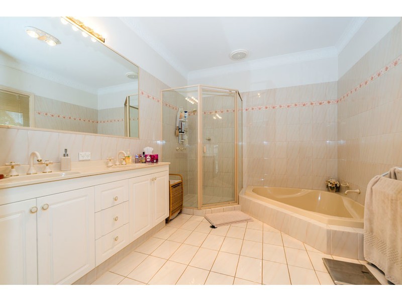 44 Ben Hogan Crescent, Parkwood QLD 4214