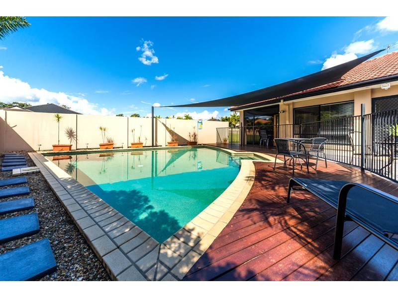 14 Blackfen Court, Arundel QLD 4214