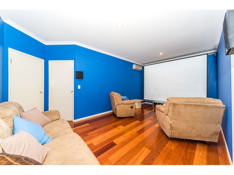 14 Blackfen Court, Arundel QLD 4214