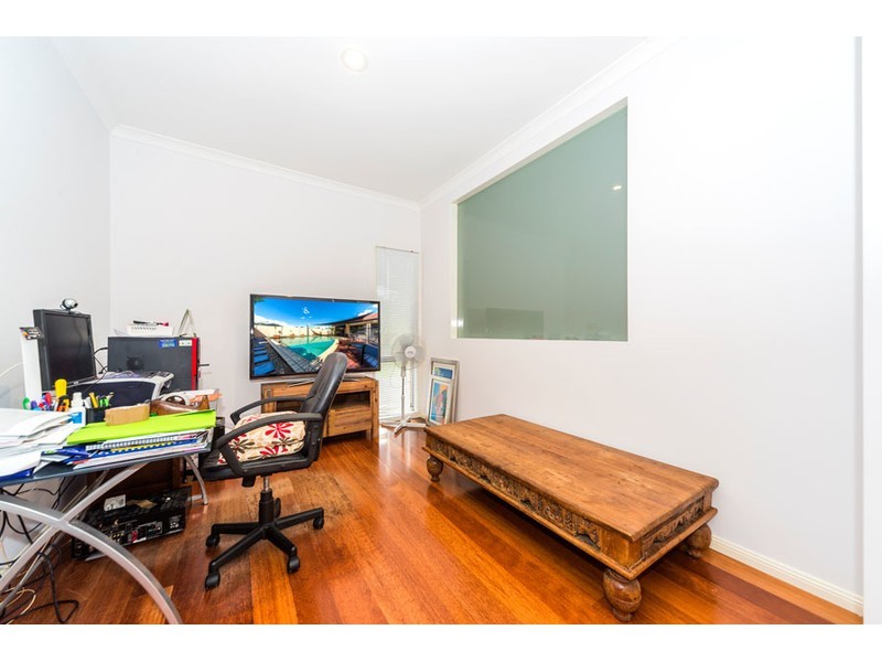 14 Blackfen Court, Arundel QLD 4214