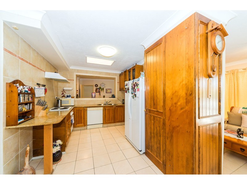 126 Heeb Street, Benowa QLD 4217