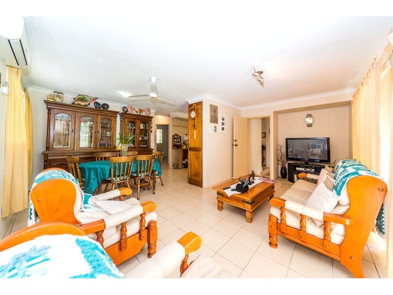 126 Heeb Street, Benowa QLD 4217