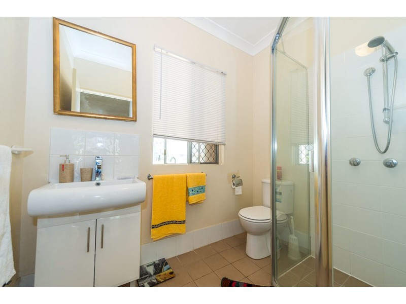 126 Heeb Street, Benowa QLD 4217