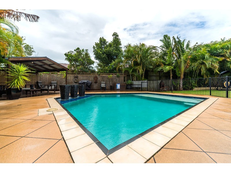 45 Nottinghill Gate Drive, Arundel QLD 4214