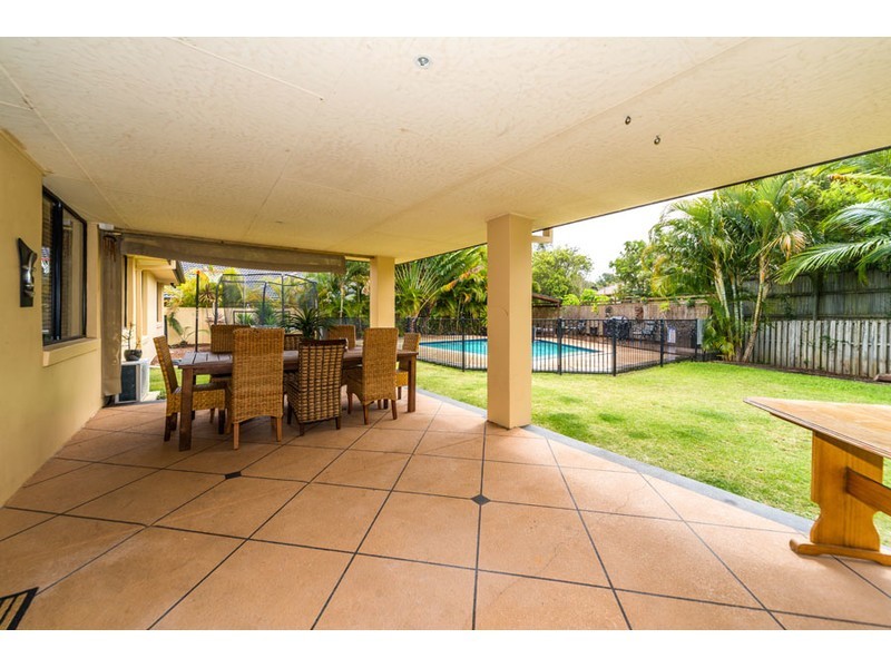 45 Nottinghill Gate Drive, Arundel QLD 4214