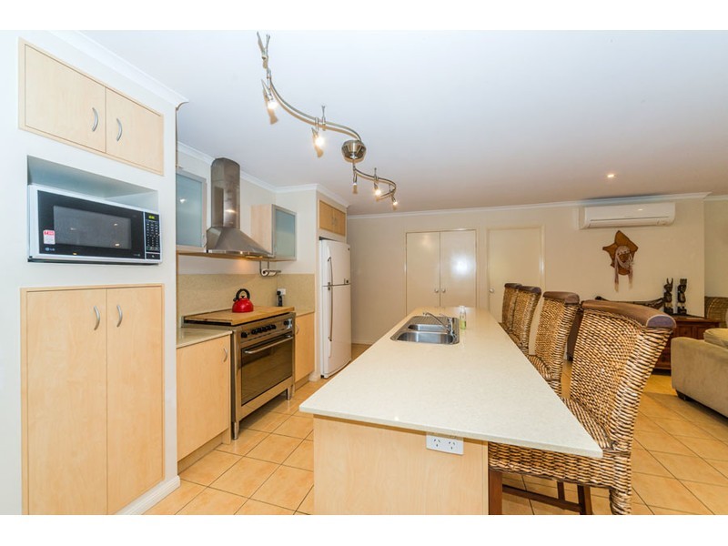 45 Nottinghill Gate Drive, Arundel QLD 4214