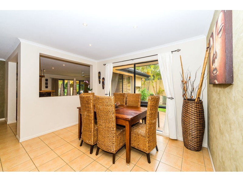 45 Nottinghill Gate Drive, Arundel QLD 4214
