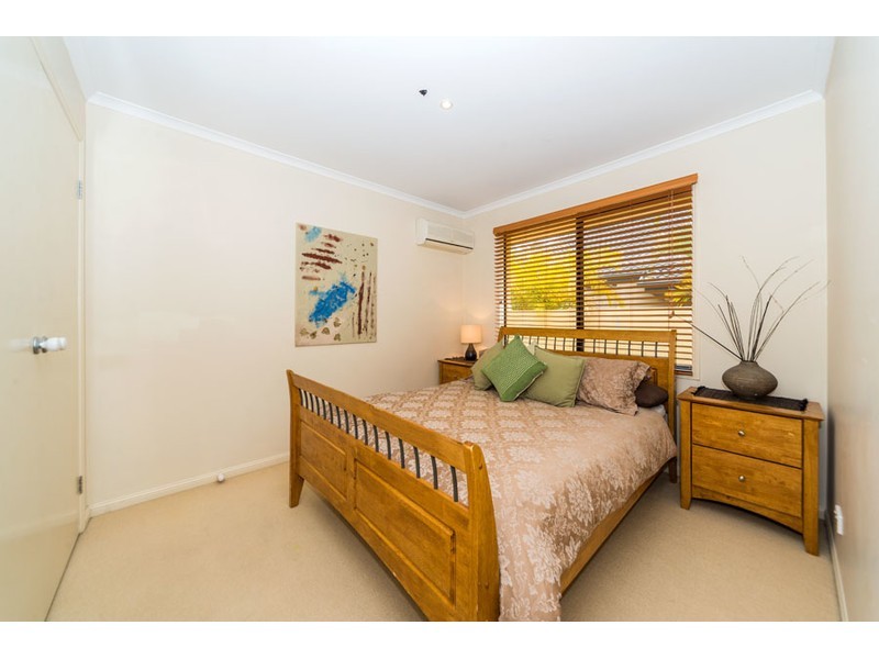 45 Nottinghill Gate Drive, Arundel QLD 4214