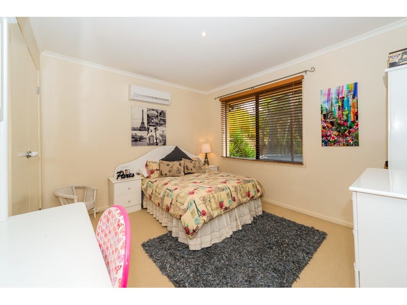 45 Nottinghill Gate Drive, Arundel QLD 4214