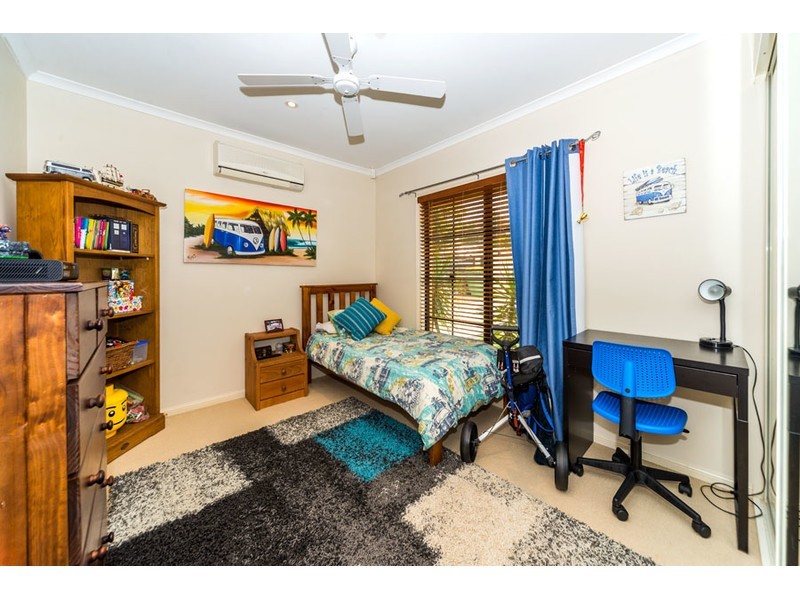 45 Nottinghill Gate Drive, Arundel QLD 4214