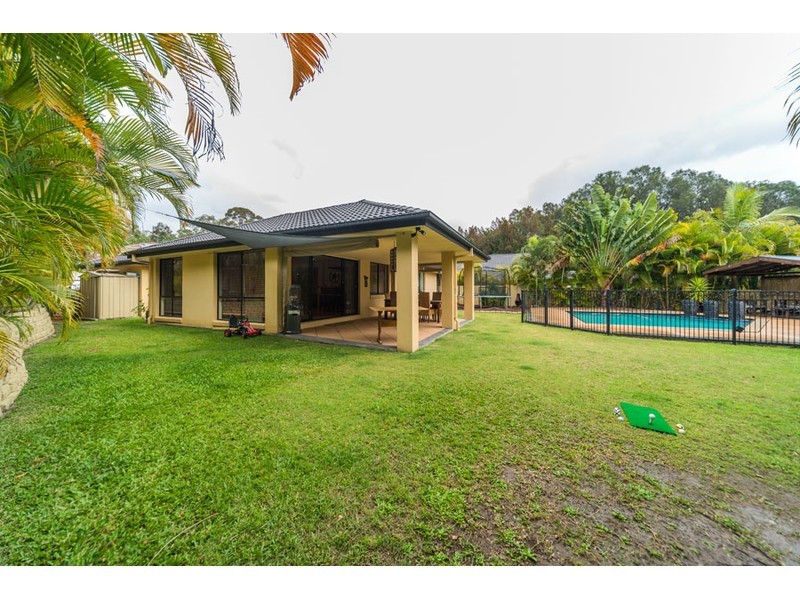 45 Nottinghill Gate Drive, Arundel QLD 4214