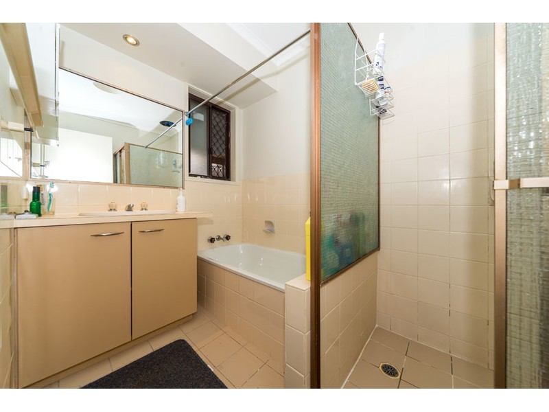 1/7 Jean Street, Labrador QLD 4215