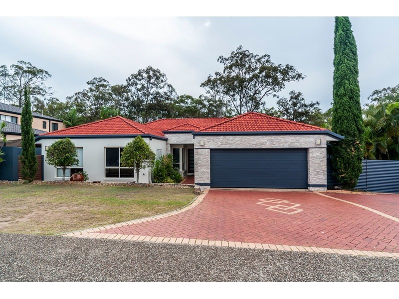 16 Leeds Close, Arundel QLD 4214