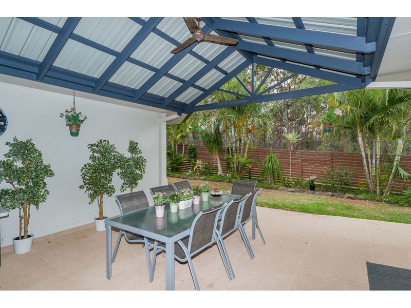 16 Leeds Close, Arundel QLD 4214